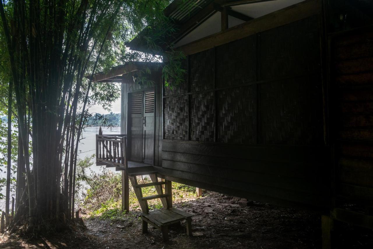 Pomelo Restaurant And Guesthouse - Fishermen & Tammarine Cottages Riverfront - Experience Nature, Culture And Adventure & Tailor-Made Tour Ban Khon Eksteriør billede