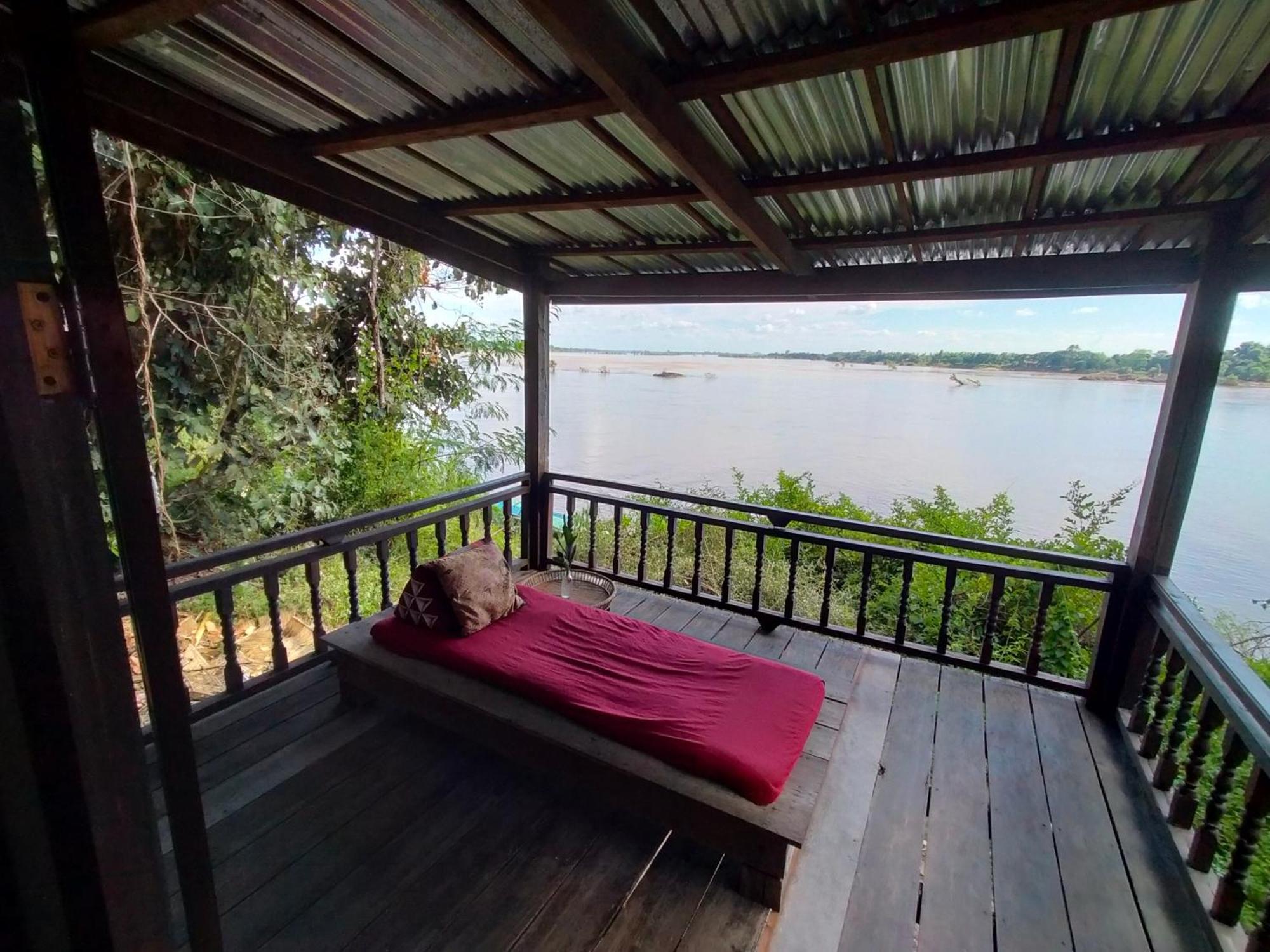Pomelo Restaurant And Guesthouse - Fishermen & Tammarine Cottages Riverfront - Experience Nature, Culture And Adventure & Tailor-Made Tour Ban Khon Eksteriør billede