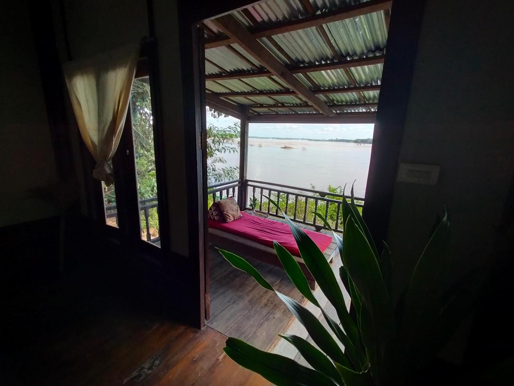Pomelo Restaurant And Guesthouse - Fishermen & Tammarine Cottages Riverfront - Experience Nature, Culture And Adventure & Tailor-Made Tour Ban Khon Eksteriør billede