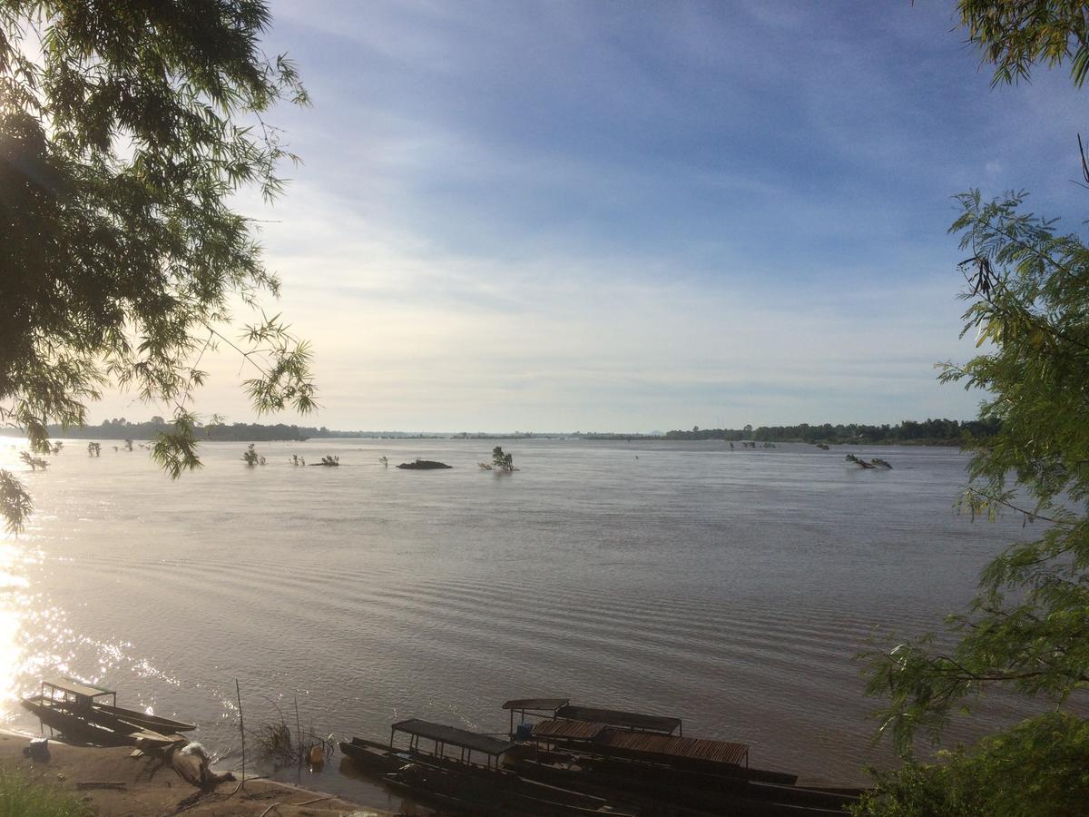 Pomelo Restaurant And Guesthouse - Fishermen & Tammarine Cottages Riverfront - Experience Nature, Culture And Adventure & Tailor-Made Tour Ban Khon Eksteriør billede