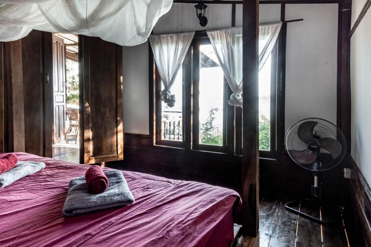 Pomelo Restaurant And Guesthouse - Fishermen & Tammarine Cottages Riverfront - Experience Nature, Culture And Adventure & Tailor-Made Tour Ban Khon Eksteriør billede